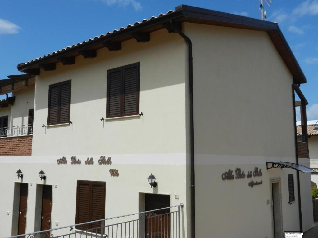 Le Case Del Carmine Con Giardino E Parcheggio A Tropea Exterior photo