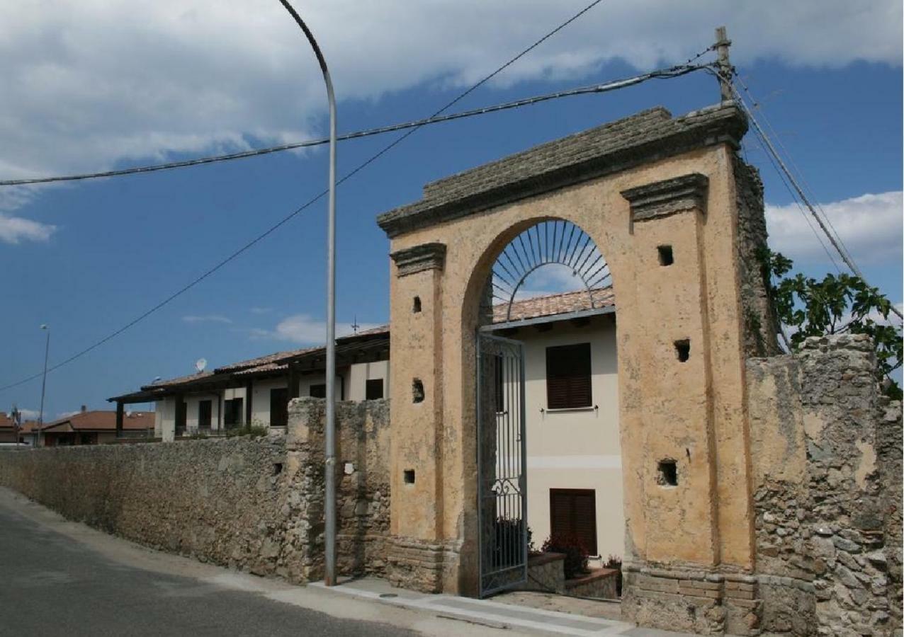 Le Case Del Carmine Con Giardino E Parcheggio A Tropea Exterior photo